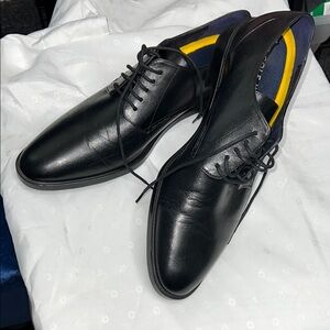 Cole Haan Black Leather Oxford Shoes with Classic Design